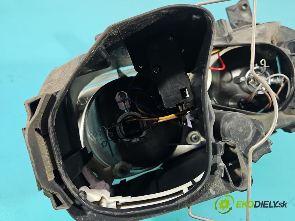 Vw Caddy III 2K 2003-2020 2.0 SDI 69KM manual 51 kW 1968 cm3 4- Reflektor: pravý  (Svetlo predné pravé)