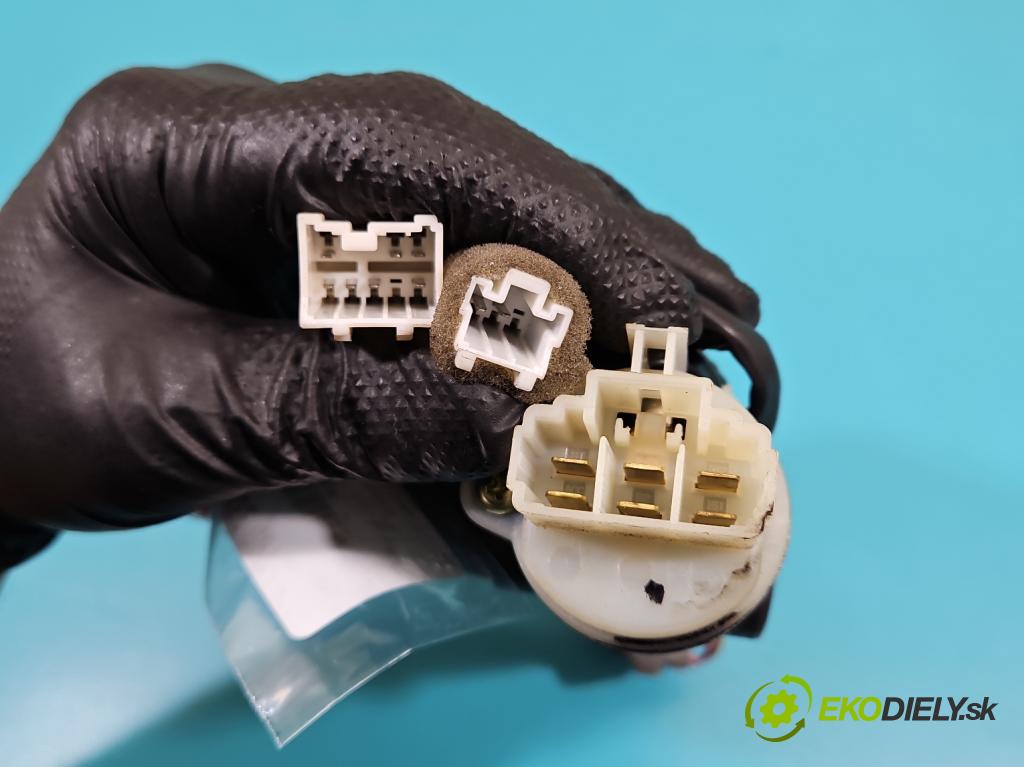 Ssangyong Rexton I 2001-2017 2.0 (671960) 155 HP automatic 114 kW 1998 cm3 5- Spínačka  (Spínacia skrinka)