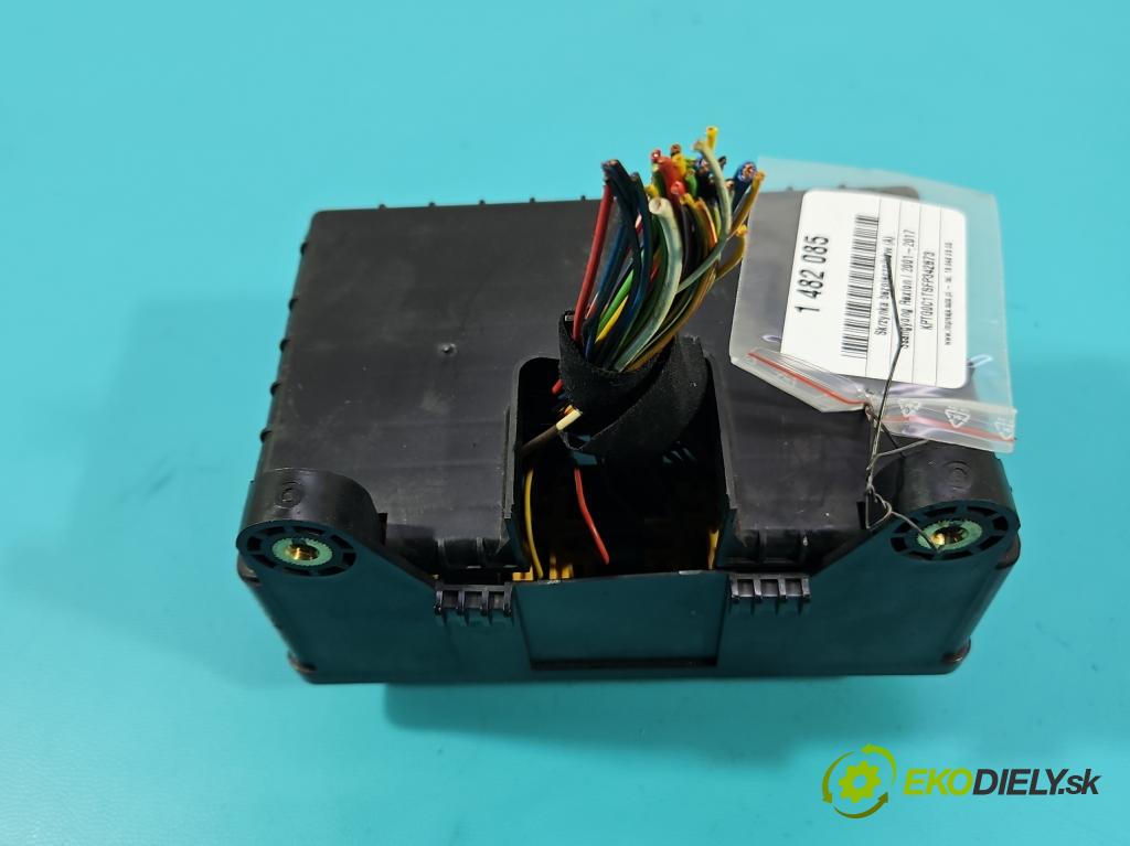 Ssangyong Rexton I 2001-2017 2.0 (671960) 155 hp automatic 114 kW 1998 cm3 5- skříňka pojistková 821B0-08236 (Pojistková skříňka)