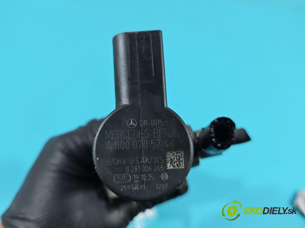 Mercedes Vito W447 2014- 2,2.0 CDI 136 HP automatic 100 kW 2143 cm3 5- lišta vstrekovacia A6510701695 (Vstrekovacia lišta)