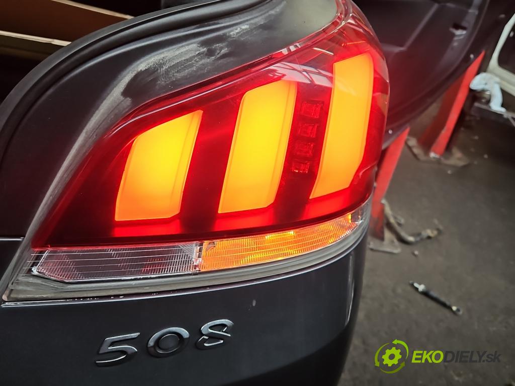Peugeot 508 I 2010-2018 2.0 hdi 150 HP manual 110 kW 1997 cm3 4- svetlo / reflektor zadné pravé 9807242680A (Kľučka dverí ostatné)