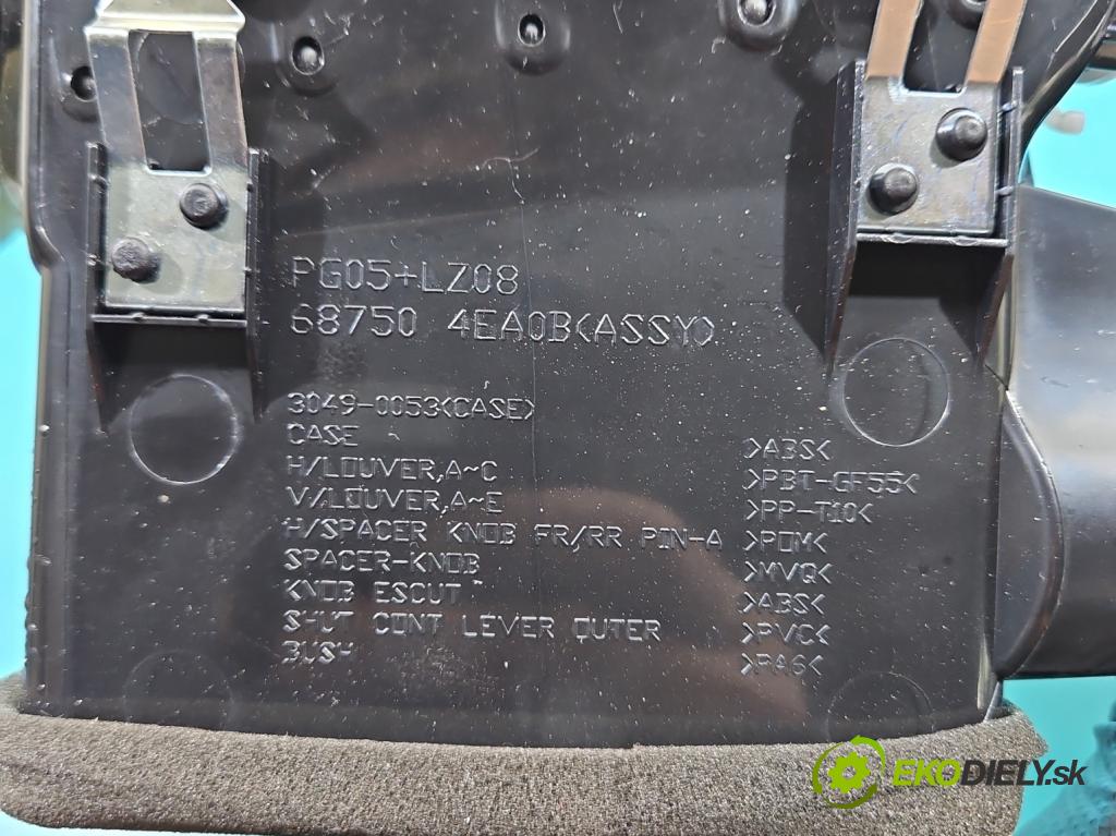 Nissan Qashqai II J11 2013-2021 1.2 T 116 HP manual 85 kW 1197 cm3 5- Mřížka: kúrenia stredová 68750HV50A (Mriežka kúrenia (fukár))