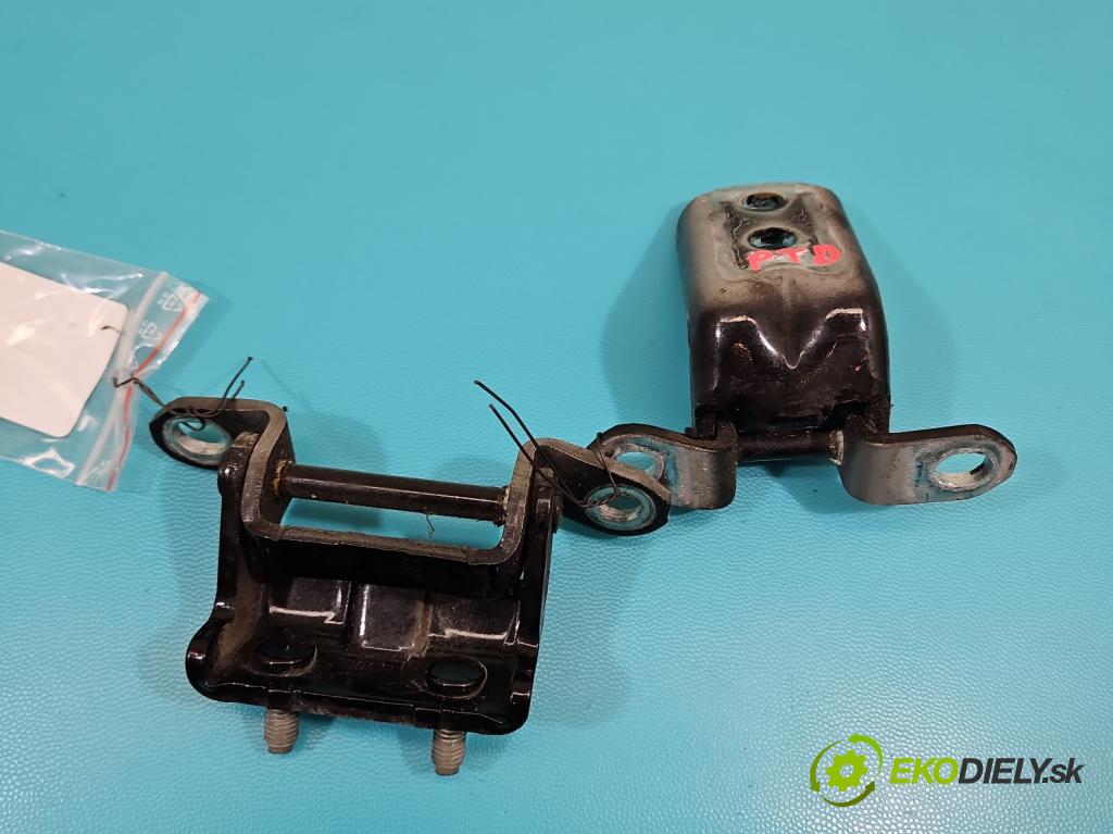 Nissan Qashqai II J11 2013-2021 1.2 T 116 HP manual 85 kW 1197 cm3 5- Závěs: dvere zadné pravý