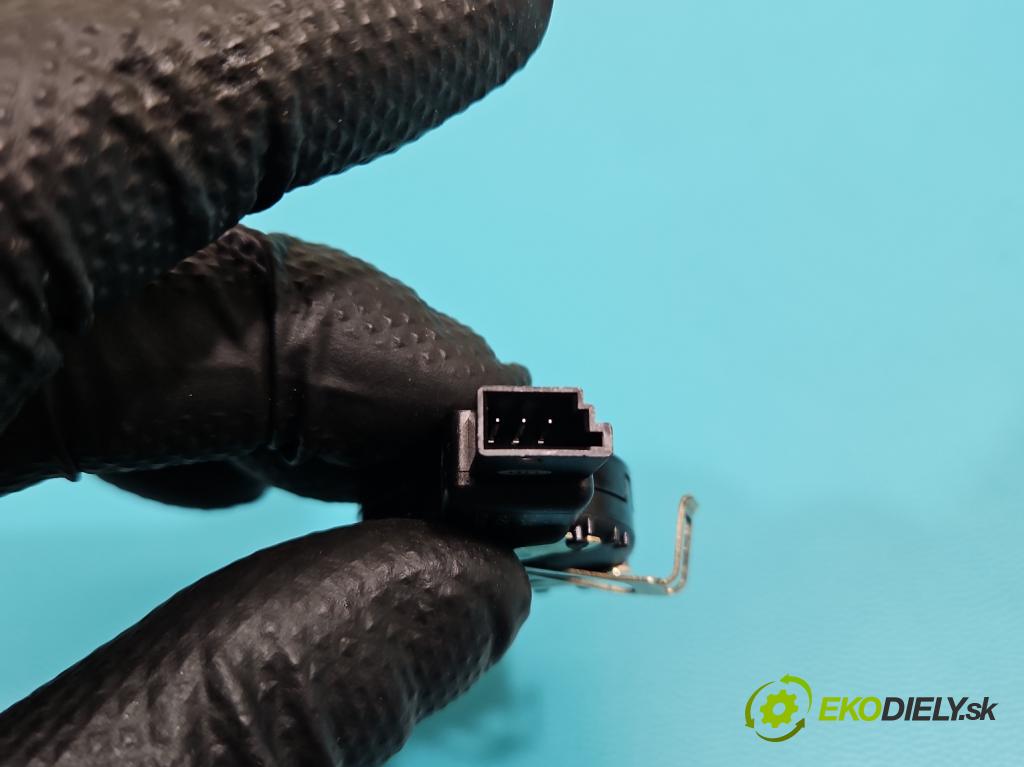 Nissan Qashqai II J11 2013-2021 1.2 T 116 HP manual 85 kW 1197 cm3 5- snímač déšť: 2853526228R (Snímač dažďa)