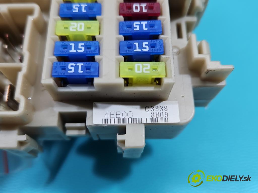 Nissan Qashqai II J11 2013-2021 1.2 T 116 hp manual 85 kW 1197 cm3 5- skříňka pojistková 4EB0C (Pojistková skříňka)