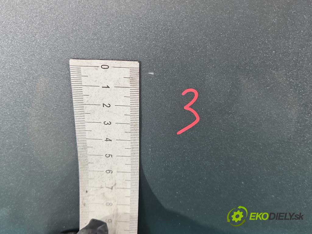 Toyota Yaris II 2005-2011 1.3 vvti 87 hp manual 64 kW 1298 cm3 5- dveře zadní pravé  (Klika dveří ostatní)