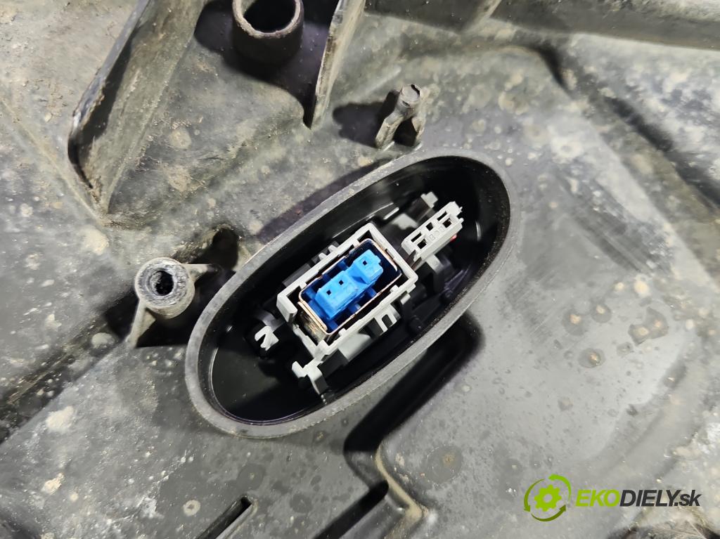 Vw Tiguan I 2007-2016 2.0 tdi 140 HP automatic 103 kW 1968 cm3 5- Reflektor: pravý 5N1941040R (Svetlo predné pravé)