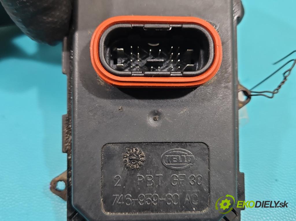 Vw Tiguan I 2007-2016 2.0 tdi 140 HP automatic 103 kW 1968 cm3 5- střídač: xenon 7L6941329B (Riadiaca jednotka xenónu)