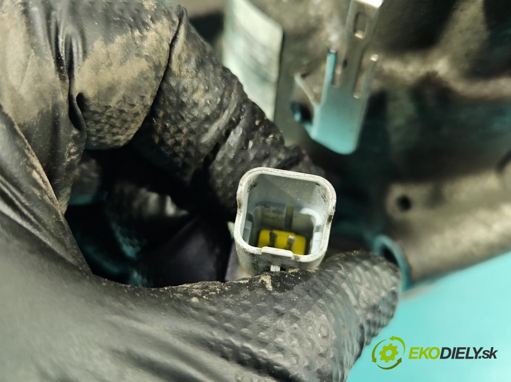 Renault Clio III 2005-2012 1,2.0 16V 75 HP manual 55 kW 1149 cm3 5- Kompresor: klimatizácie  (Kompresor klimatizácie)