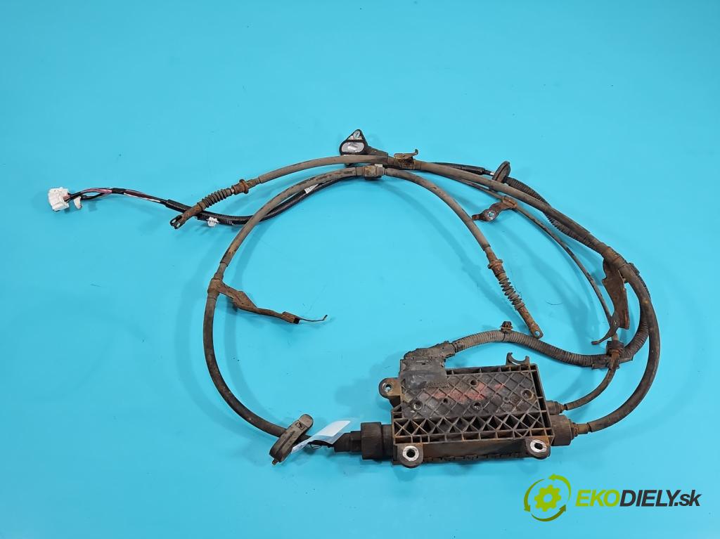 Toyota Avensis III T27 2009-2018 1.8 vvti 147 HP manual 108 kW 1798 cm3 5- Brzda manuál: elektrický:  (Ručná brzda)