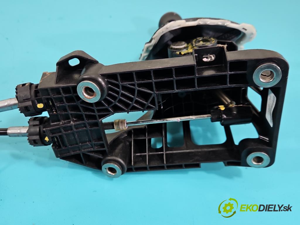 Toyota Avensis III T27 2009-2018 1.8 vvti 147 HP manual 108 kW 1798 cm3 5- Páka: Změny: stupeň,rýchlosť  (Rýchlostná páka (kulisa))