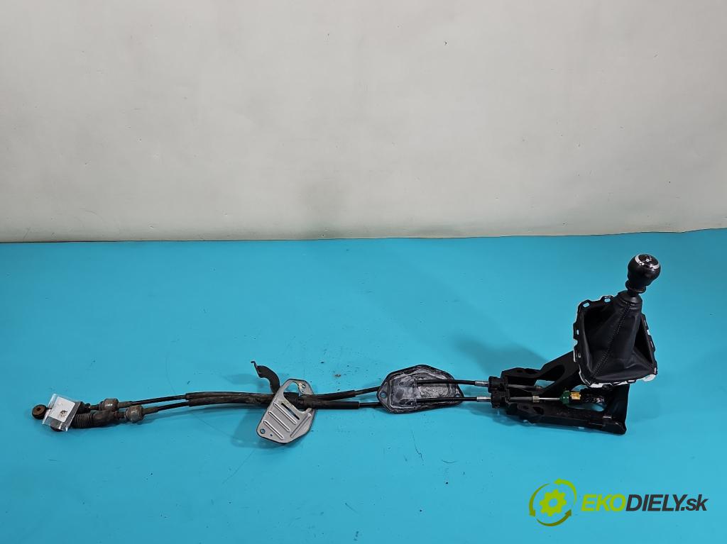 Toyota Avensis III T27 2009-2018 1.8 vvti 147 HP manual 108 kW 1798 cm3 5- Páka: Změny: stupeň,rýchlosť  (Rýchlostná páka (kulisa))