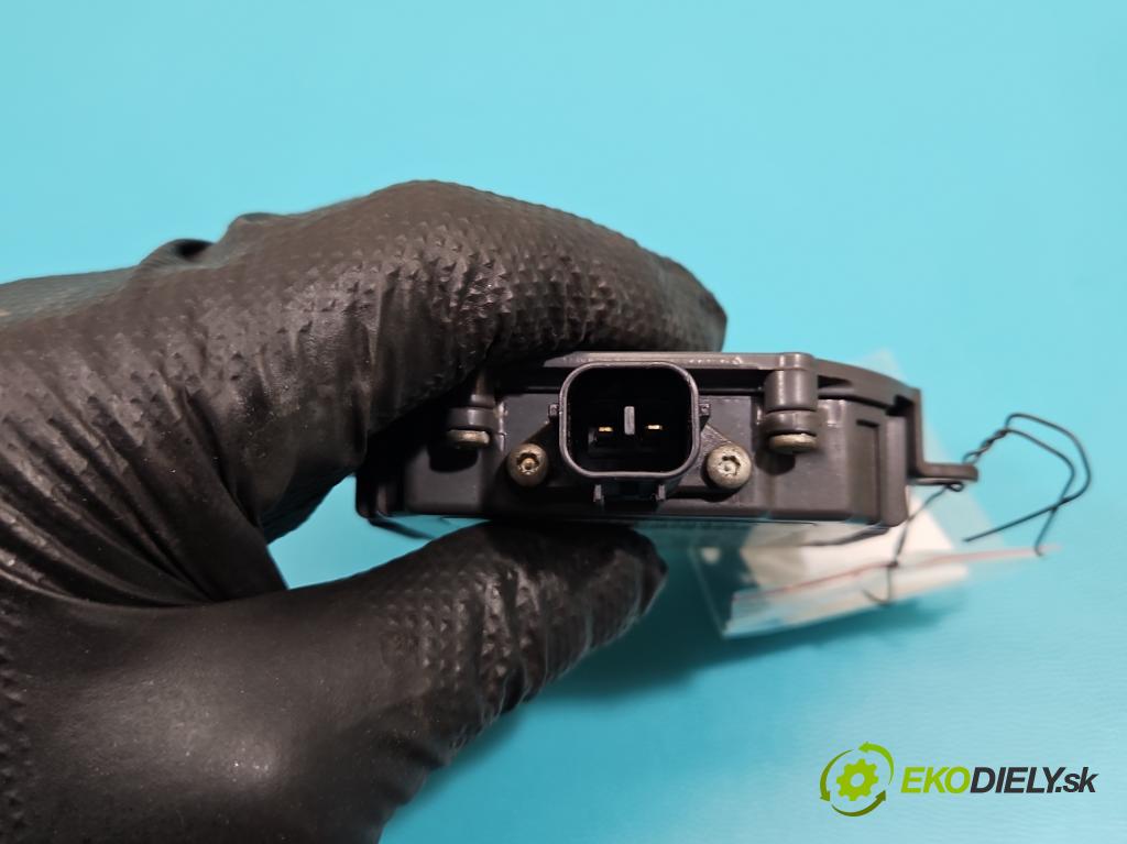 Honda CR-V III 2006-2011 2.2 i-CTDi 140 HP manual 103 kW 2204 cm3 5- střídač: xenon  (Riadiaca jednotka xenónu)