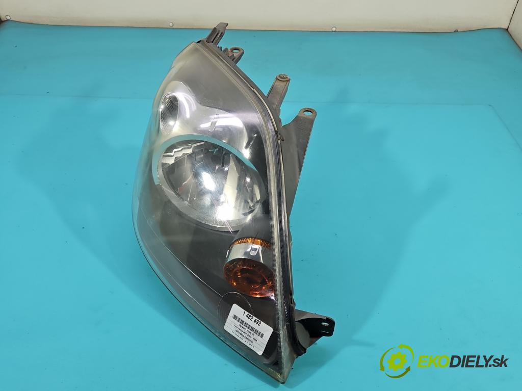 Ford Fiesta Mk6 2002-2008 1.3 60 HP manual 44 kW 1299 cm3 3- Reflektor: pravý 6S61-13W029-AE (Svetlo predné pravé)