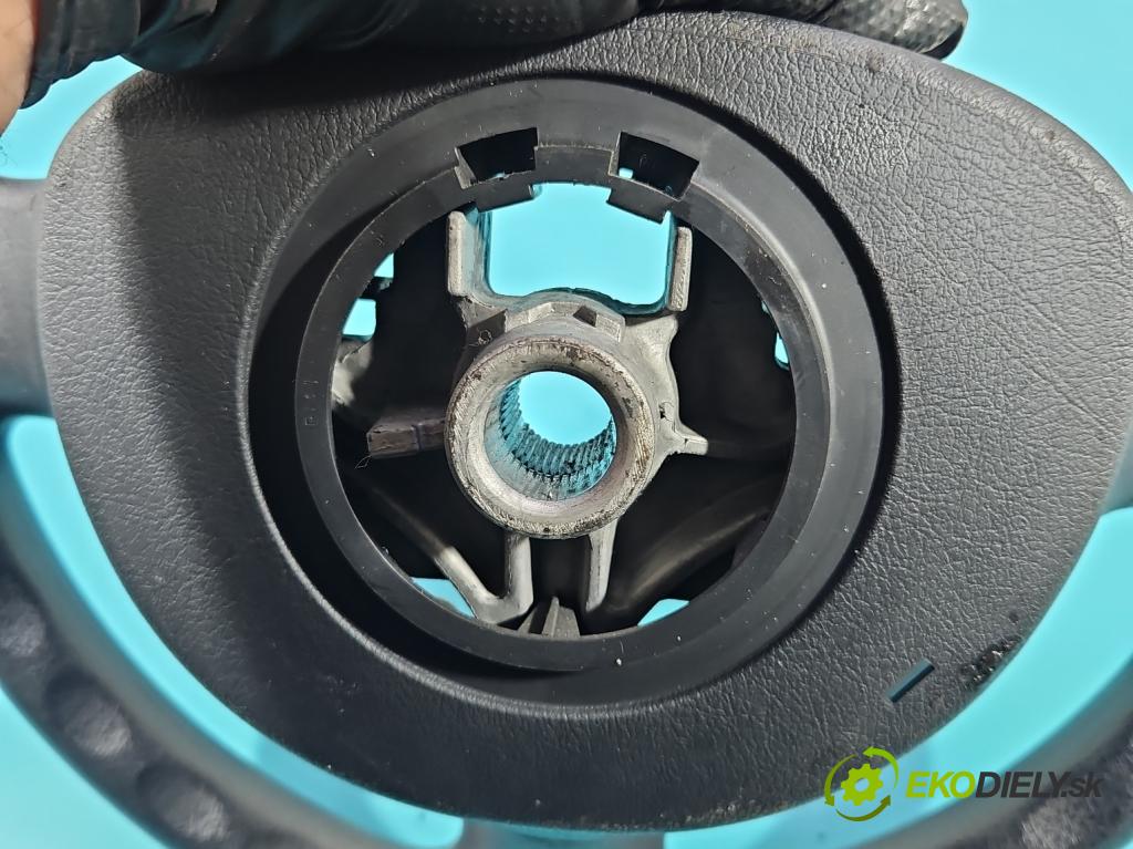 Peugeot 207 1.4 8V 73 HP manual 54 kW 1360 cm3 3- volant  (Volant)