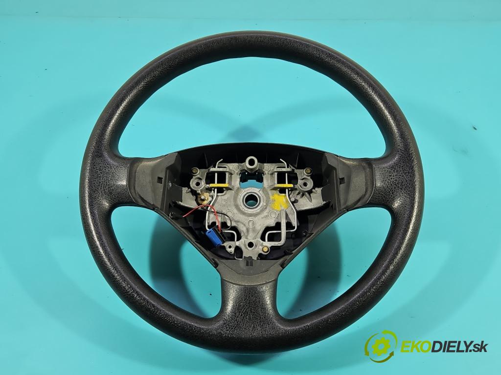 Peugeot 207 1.4 8V 73 HP manual 54 kW 1360 cm3 3- volant  (Volant)