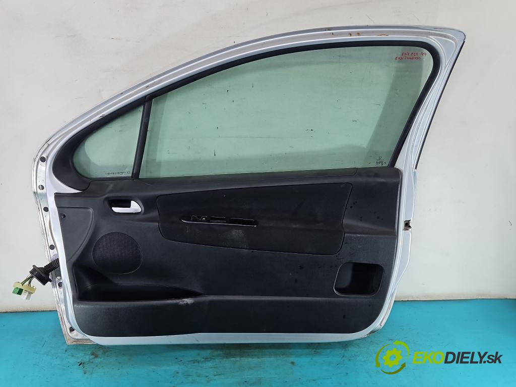 Peugeot 207 1.4 8V 73 hp manual 54 kW 1360 cm3 3- dveře přední pravé  (Klika dveří ostatní)