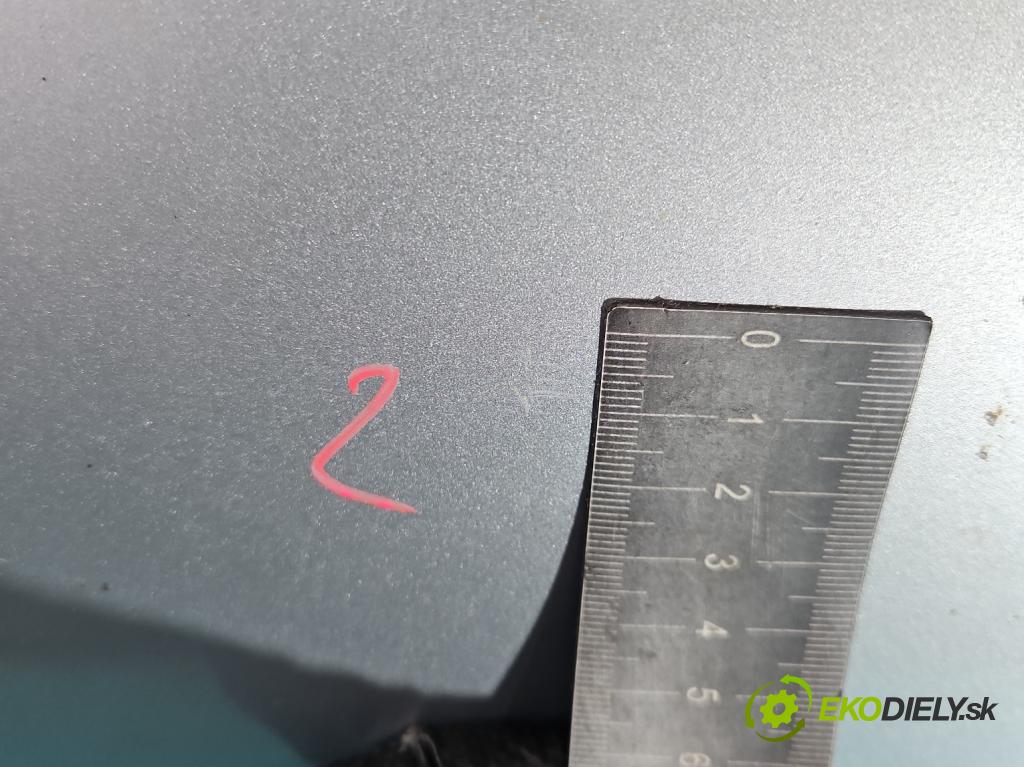 Peugeot 207 1.4 8V 73 hp manual 54 kW 1360 cm3 3- dveře přední pravé  (Klika dveří ostatní)