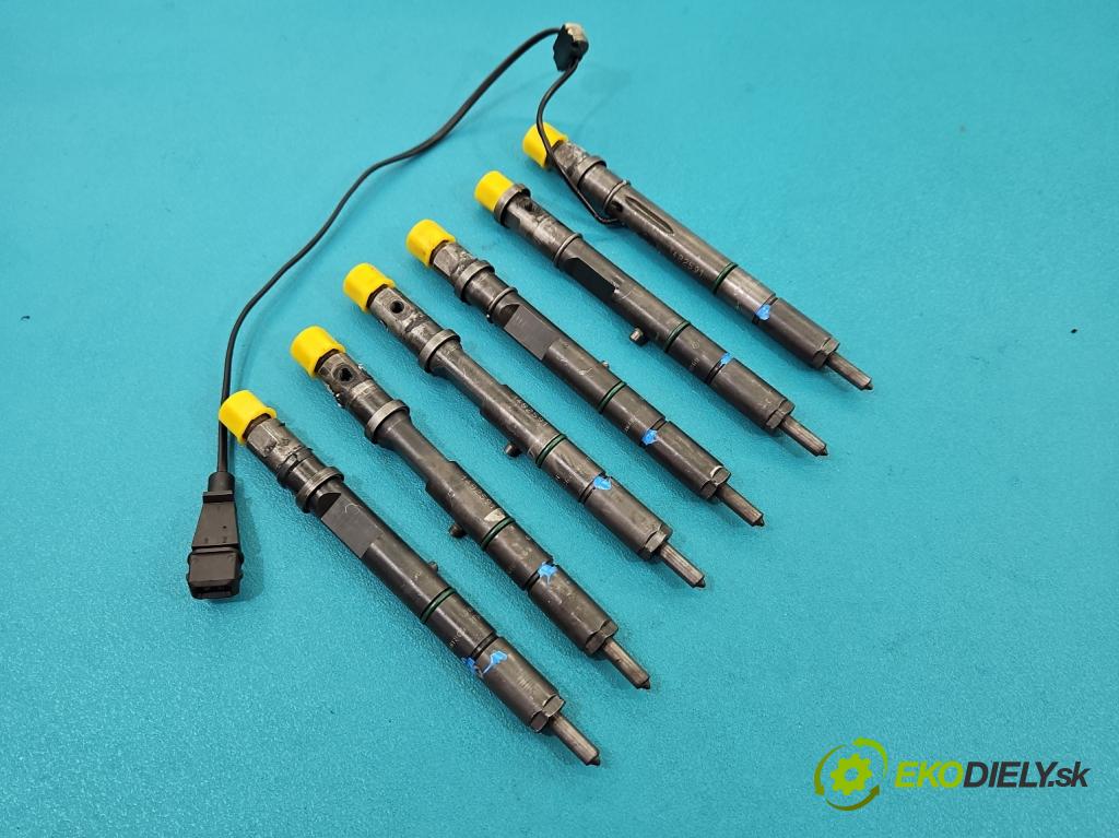 Audi A6 C5 1997-2004 2.5 tdi 150 HP manual 110 kW 2496 cm3 5- vstrek 059130202E (Vstrekovač paliva)