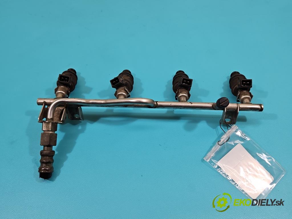 Opel Zafira A 1999-2005 1.8 16V 125 HP manual 92 kW 1796 cm3 5- vstrek 90536149 (Vstrekovač paliva)