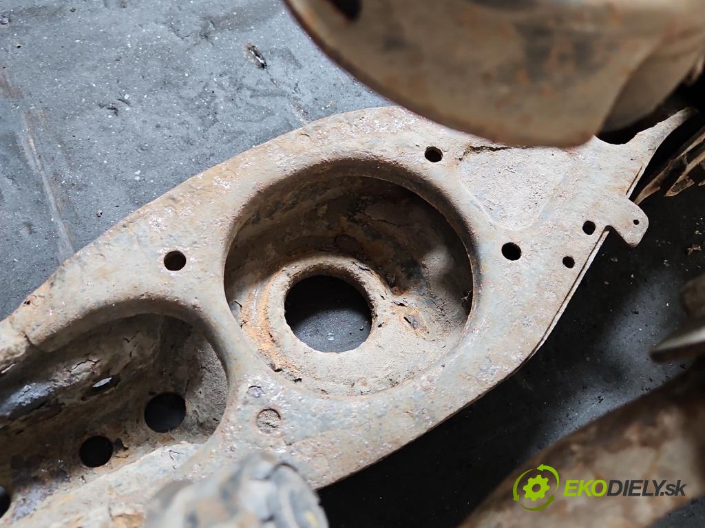 Ssangyong Rexton I 2001-2017 2.0 (671960) 155 hp automatic 114 kW 1998 cm3 5- zadní výztuha  (Zadní výztuha)