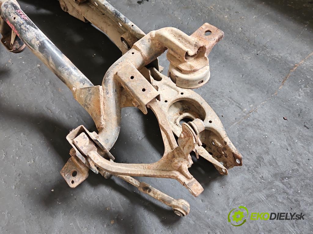 Ssangyong Rexton I 2001-2017 2.0 (671960) 155 hp automatic 114 kW 1998 cm3 5- zadní výztuha  (Zadní výztuha)