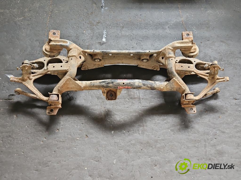 Ssangyong Rexton I 2001-2017 2.0 (671960) 155 hp automatic 114 kW 1998 cm3 5- zadní výztuha  (Zadní výztuha)