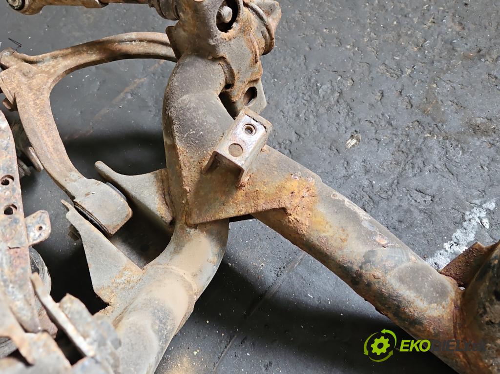 Ssangyong Rexton I 2001-2017 2.0 (671960) 155 hp automatic 114 kW 1998 cm3 5- zadní výztuha  (Zadní výztuha)