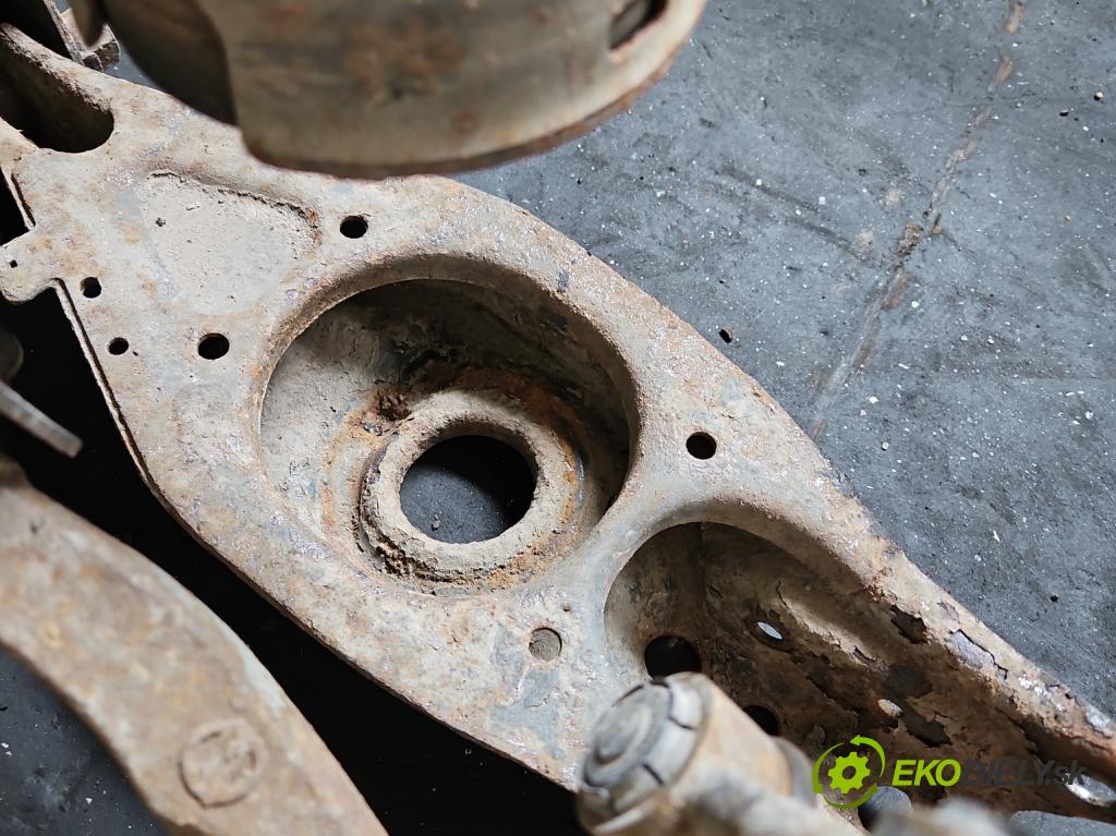 Ssangyong Rexton I 2001-2017 2.0 (671960) 155 hp automatic 114 kW 1998 cm3 5- zadní výztuha  (Zadní výztuha)