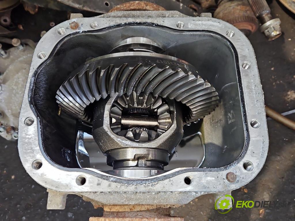 Ssangyong Rexton I 2001-2017 2.0 (671960) 155 HP automatic 114 kW 1998 cm3 5- Most: zadní: