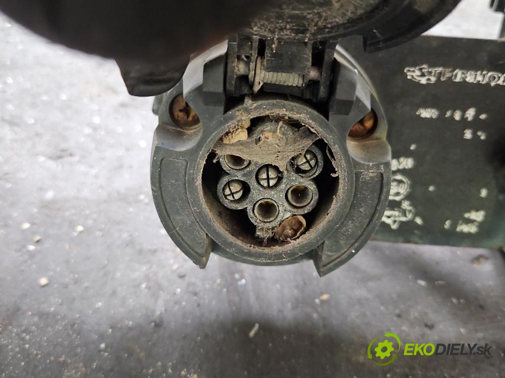 Ssangyong Rexton I 2001-2017 2.0 (671960) 155 hp automatic 114 kW 1998 cm3 5- oko tažné  (Tažné zařízení)