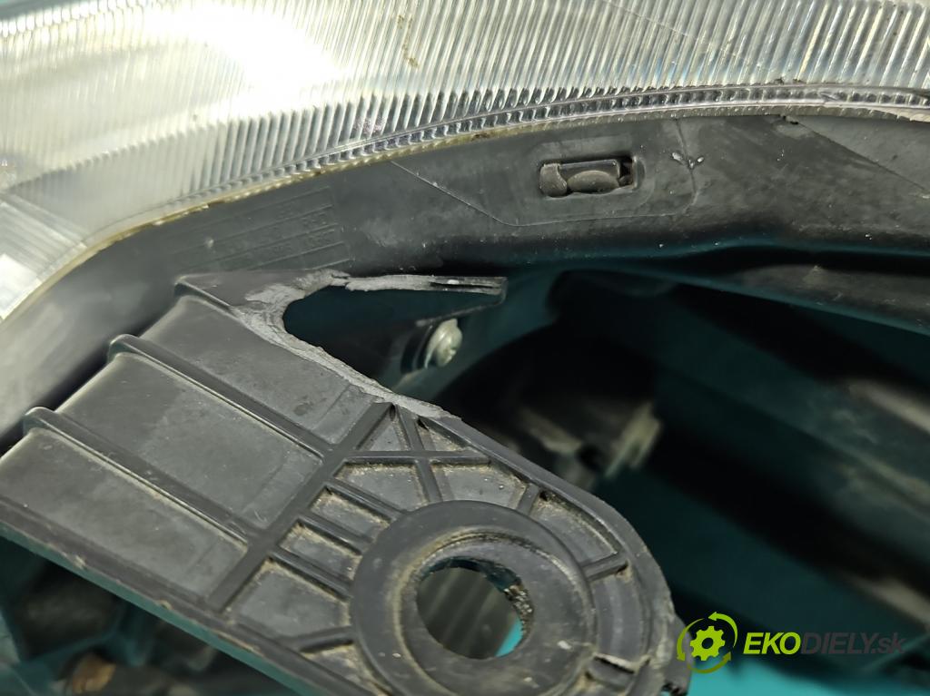 Ssangyong Rexton I 2001-2017 2.0 (671960) 155 HP automatic 114 kW 1998 cm3 5- Reflektor: pravý  (Svetlo predné pravé)