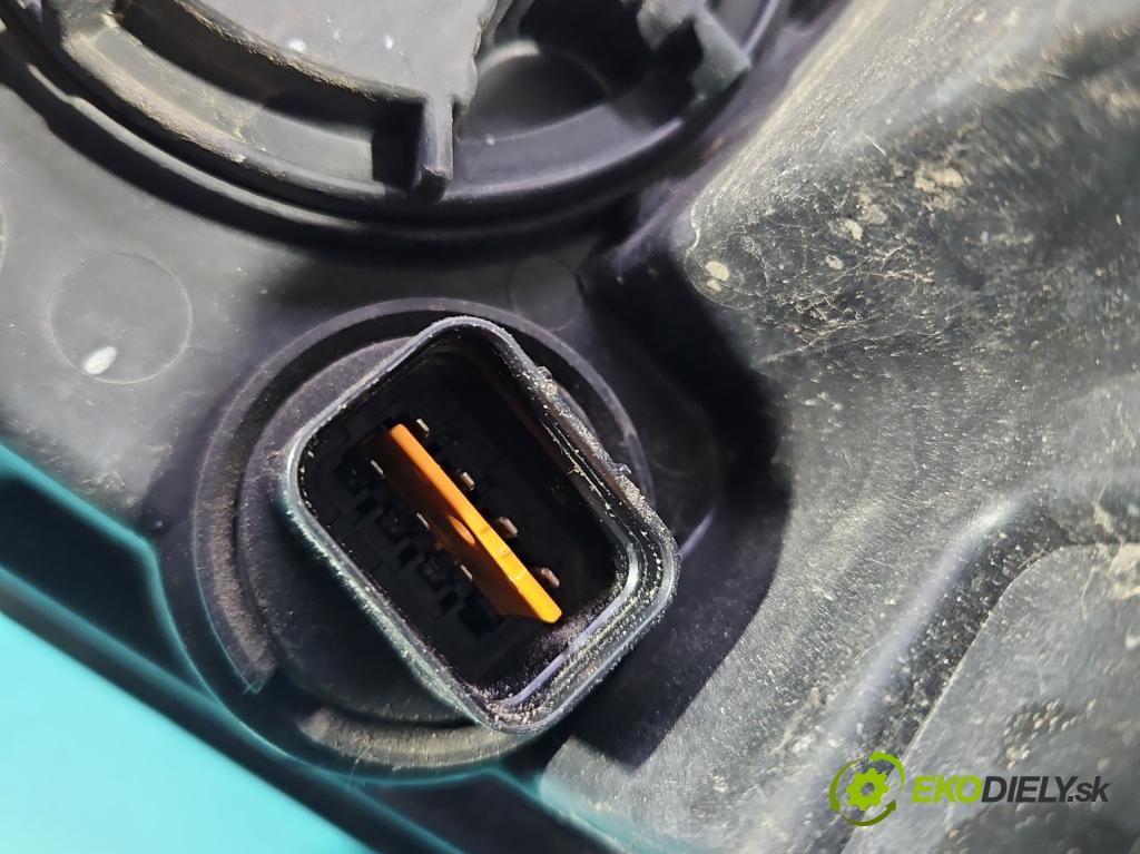 Ssangyong Rexton I 2001-2017 2.0 (671960) 155 HP automatic 114 kW 1998 cm3 5- Reflektor: pravý  (Svetlo predné pravé)