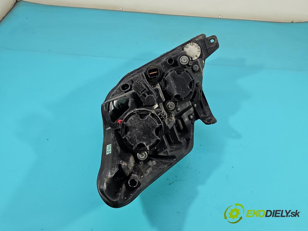 Ssangyong Rexton I 2001-2017 2.0 (671960) 155 HP automatic 114 kW 1998 cm3 5- Reflektor: pravý  (Svetlo predné pravé)