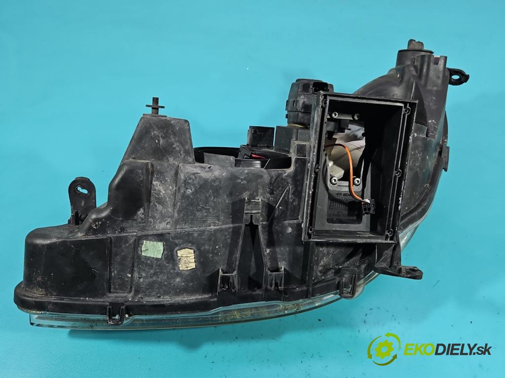 Peugeot 607 2.2 16V 158 HP automatic 116 kW 2230 cm3 4- Reflektor: pravý 9654670880 (Svetlo predné pravé)