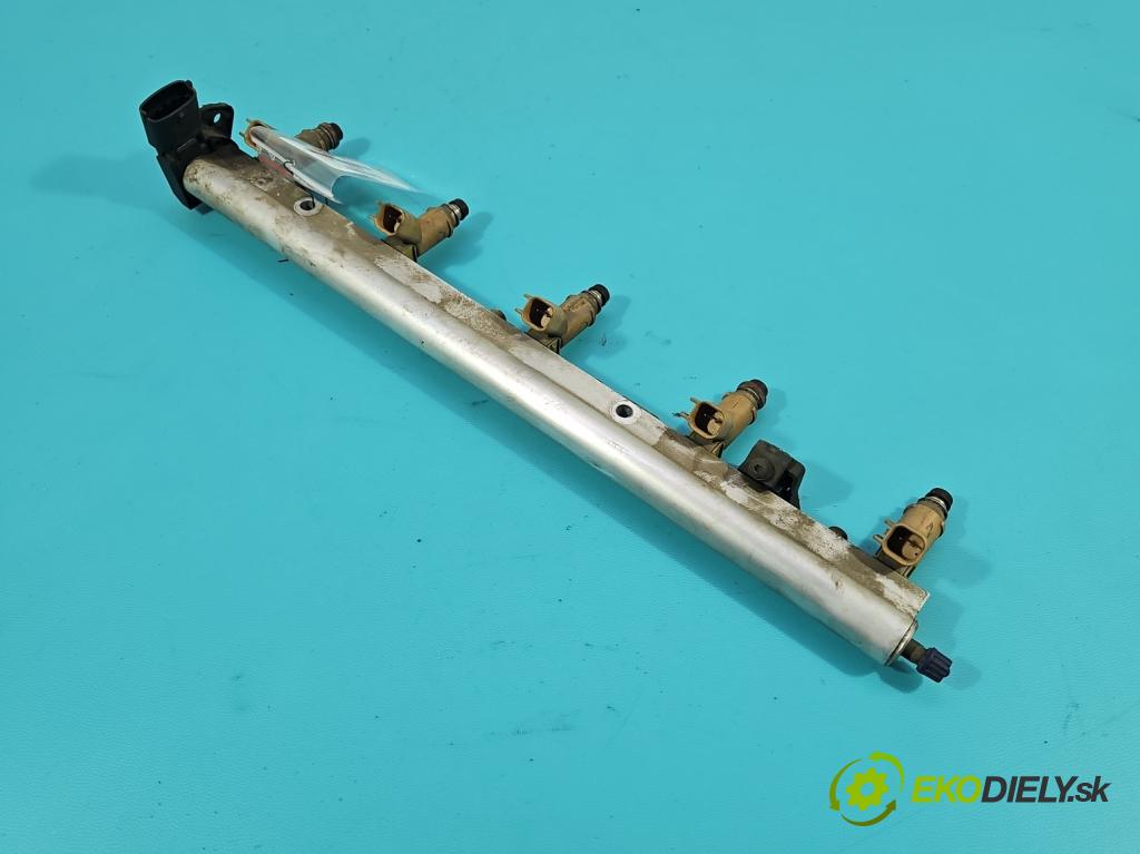 Volvo V50 2.4 140 HP automatic 103 kW 2435 cm3 5- vstrek 0261230100 (Vstrekovač paliva)