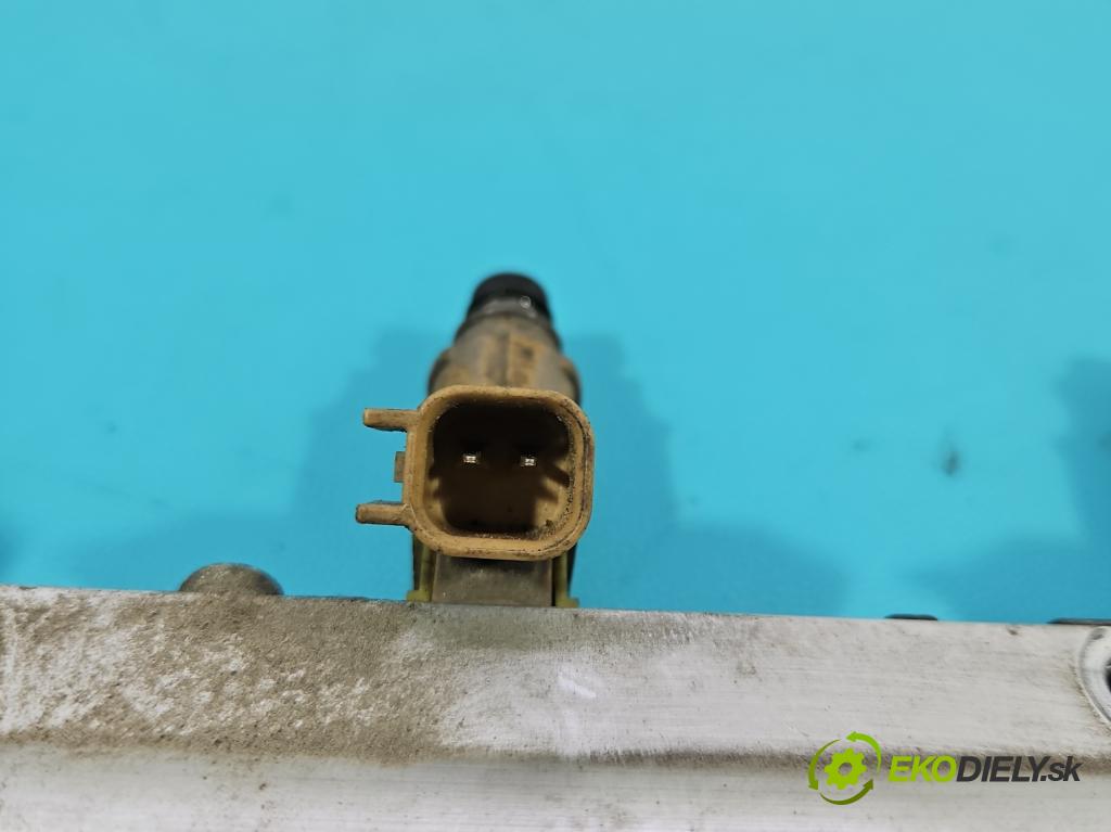 Volvo V50 2.4 140 HP automatic 103 kW 2435 cm3 5- vstrek 0261230100 (Vstrekovač paliva)