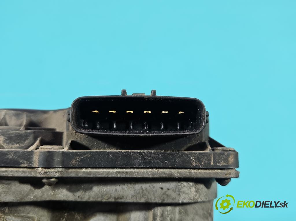 Volvo V50 2.4 140 HP automatic 103 kW 2435 cm3 5- klapka 8677694 (Škrtiaca klapka)