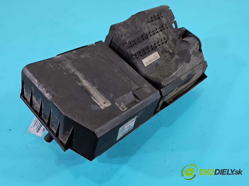 Volvo V50 2.4 140 HP automatic 103 kW 2435 cm3 5- obal filtra vzduchu 30677532 (Obal vzduchového filtra)