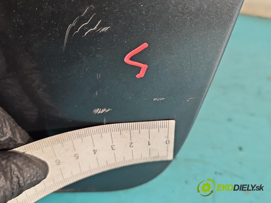 Volvo V50 2.4 140 hp automatic 103 kW 2435 cm3 5- zadní kufrové dveře  (Zadní kapota (kufr))