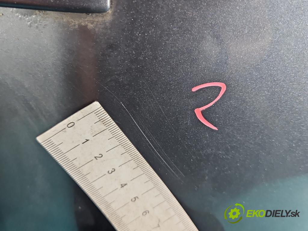 Volvo V50 2.4 140 hp automatic 103 kW 2435 cm3 5- zadní kufrové dveře  (Zadní kapota (kufr))