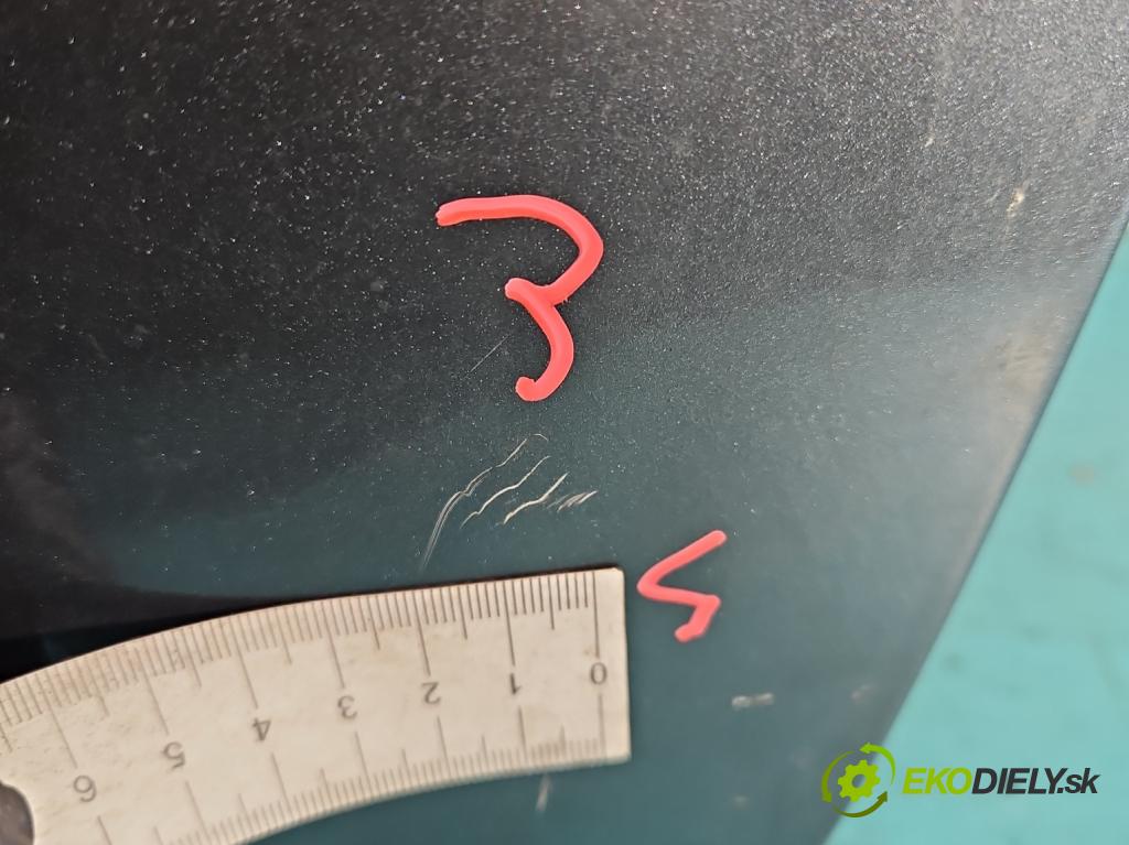 Volvo V50 2.4 140 hp automatic 103 kW 2435 cm3 5- zadní kufrové dveře  (Zadní kapota (kufr))