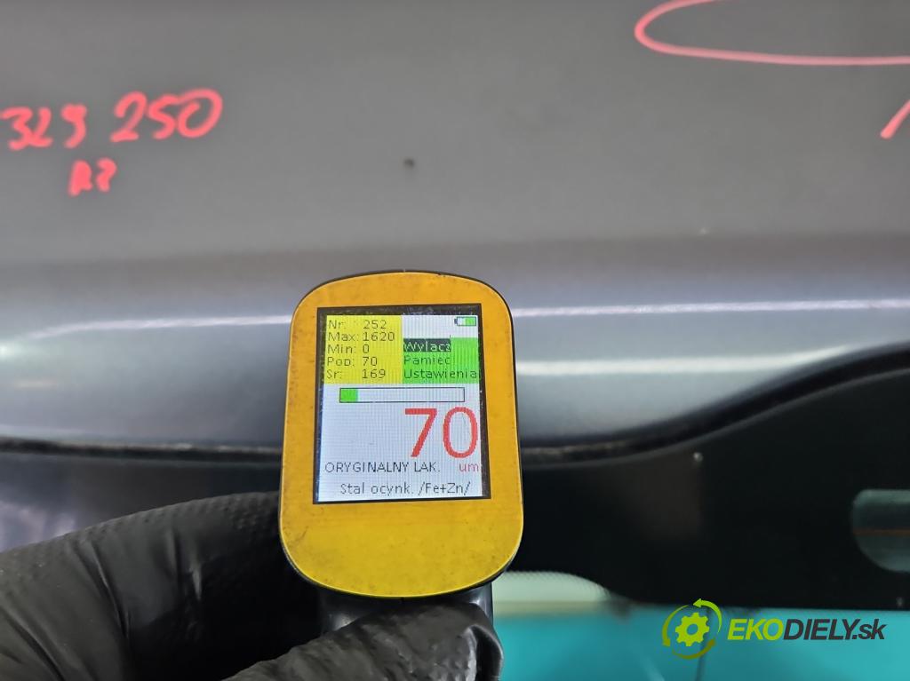 Volvo V50 2.4 140 hp automatic 103 kW 2435 cm3 5- zadní kufrové dveře  (Zadní kapota (kufr))