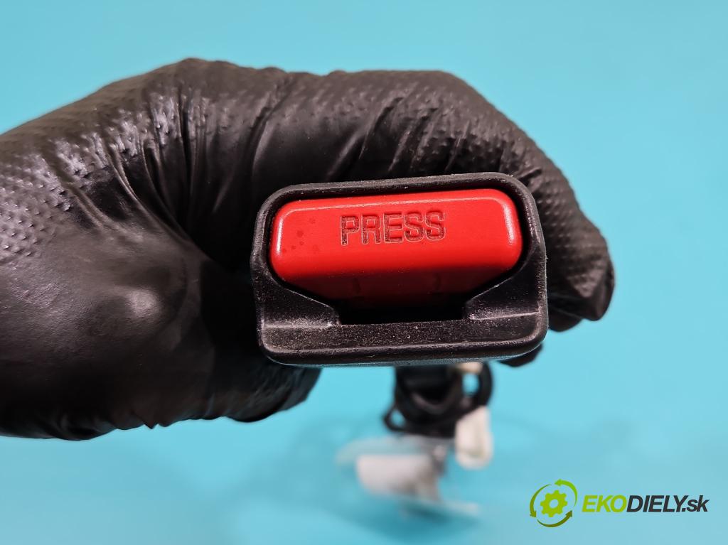 Nissan Qashqai II J11 2013-2021 1.2 T 116 HP manual 85 kW 1197 cm3 5- pas bezpečnosť: predné ľavý