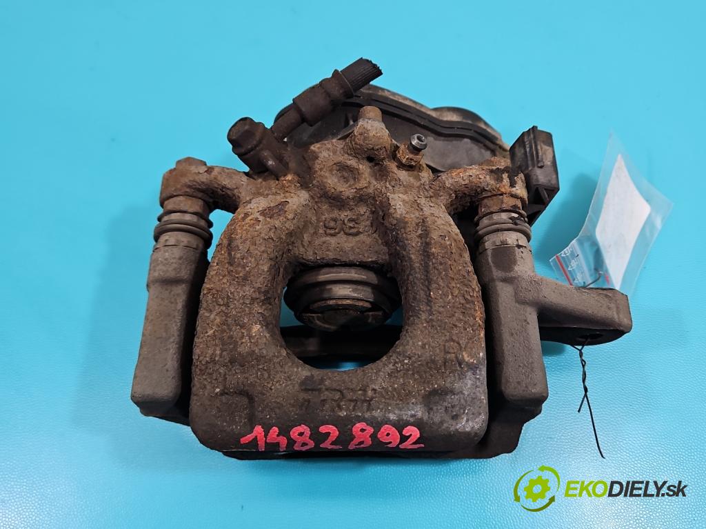 Nissan Qashqai II J11 2013-2021 1.2 T 116 HP manual 85 kW 1197 cm3 5- brzdič zadné pravý  (Kľučka dverí ostatné)