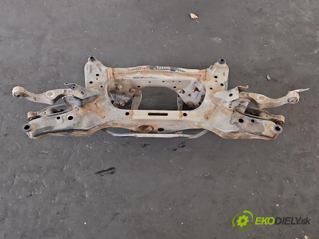 Nissan Qashqai II J11 2013-2021 1.2 T 116 hp manual 85 kW 1197 cm3 5- zadní výztuha  (Zadní výztuha)