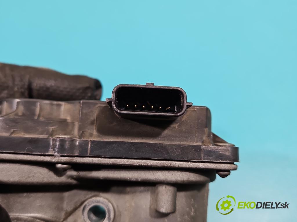 Dacia Sandero II 2012-2020 0.9 Tce 90 HP manual 66 kW 898 cm3 5- klapka 161206038R (Škrtiaca klapka)