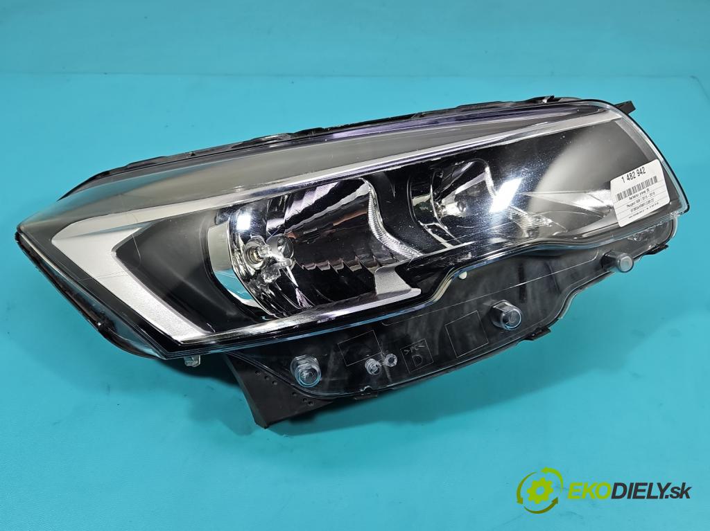 Peugeot 508 I 2010-2018 2.0 hdi 150 HP manual 110 kW 1997 cm3 4- Reflektor: pravý 9807241180 (Svetlo predné pravé)
