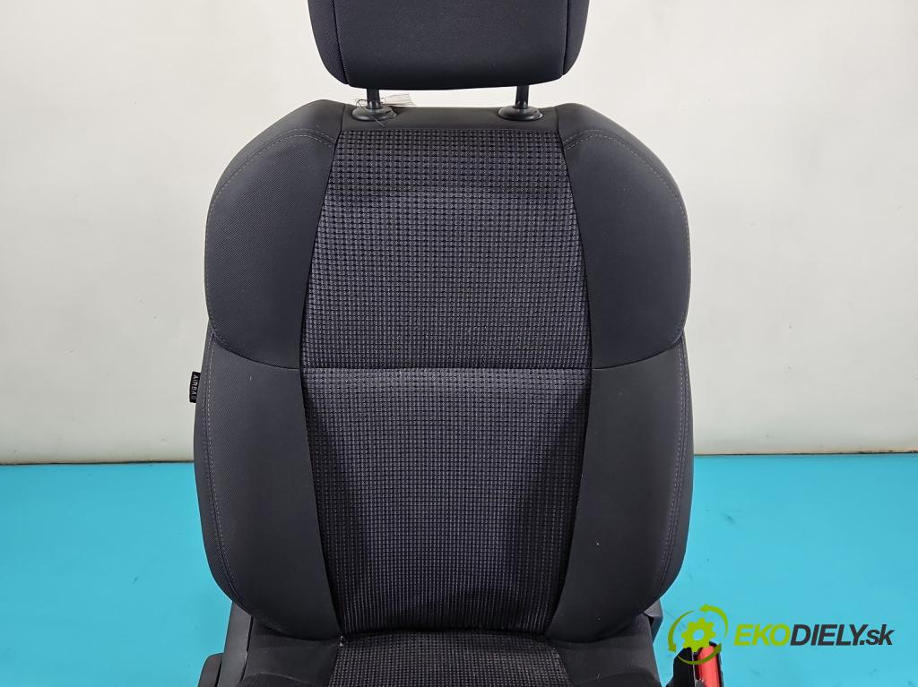 Peugeot 508 I 2010-2018 2.0 hdi 150 HP manual 110 kW 1997 cm3 4- Sedačka pravý  (Sedadlo)