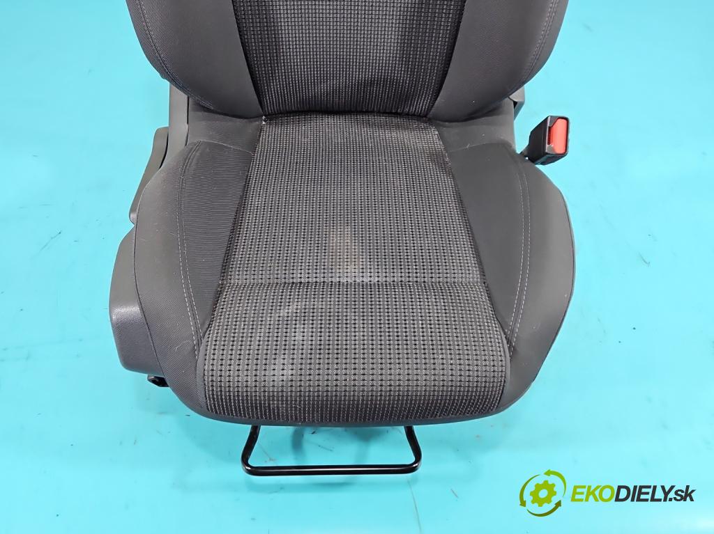 Peugeot 508 I 2010-2018 2.0 hdi 150 HP manual 110 kW 1997 cm3 4- Sedačka pravý  (Sedadlo)